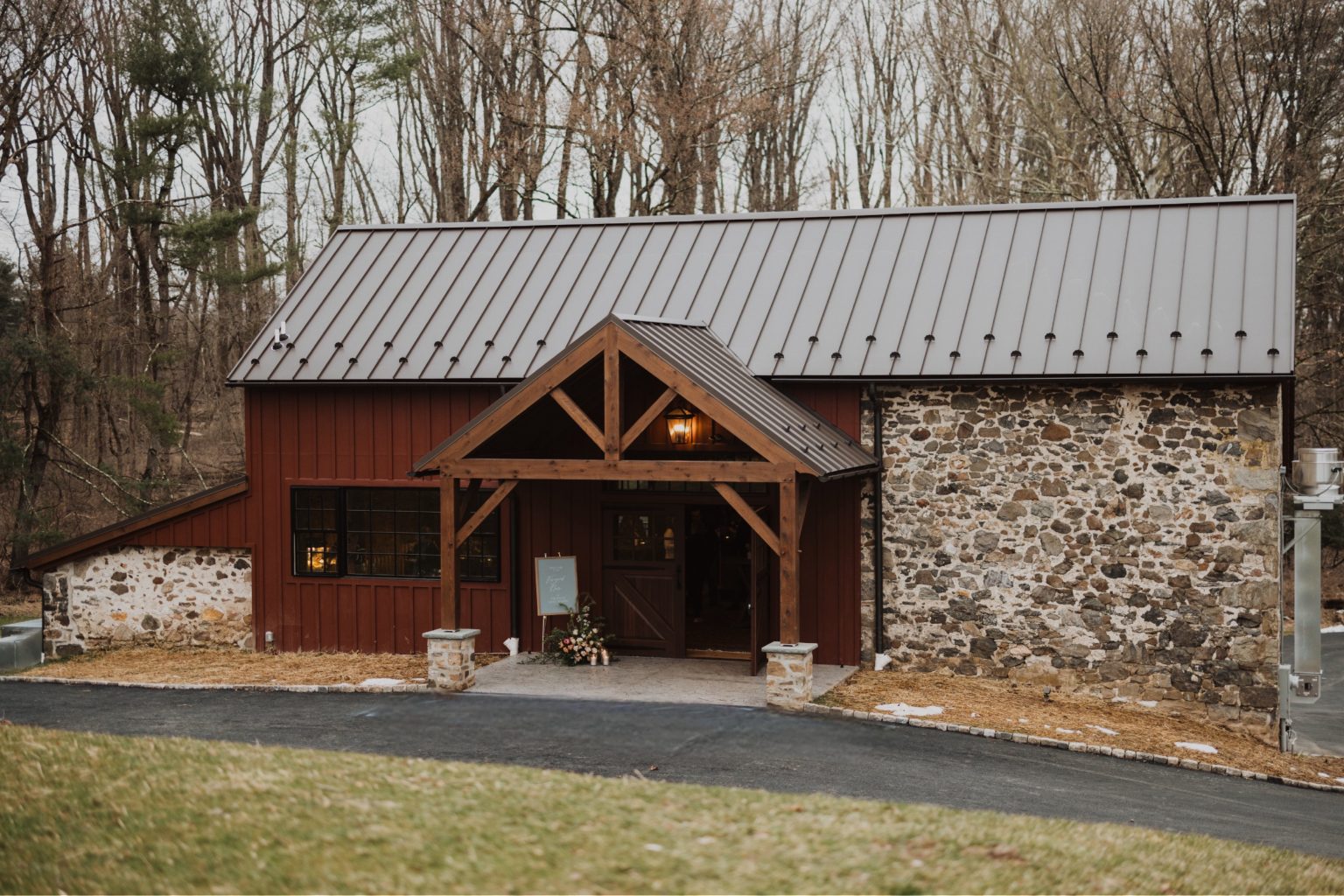Lewis Grace Winery & Tasting Room Tasting Room in the Vineyard Barn – The Inn At Grace Winery